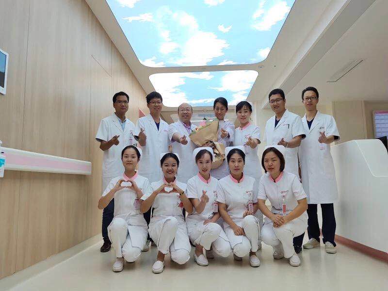 這個國慶，西安國際醫(yī)學(xué)中心人用守護(hù)向祖國深情表白