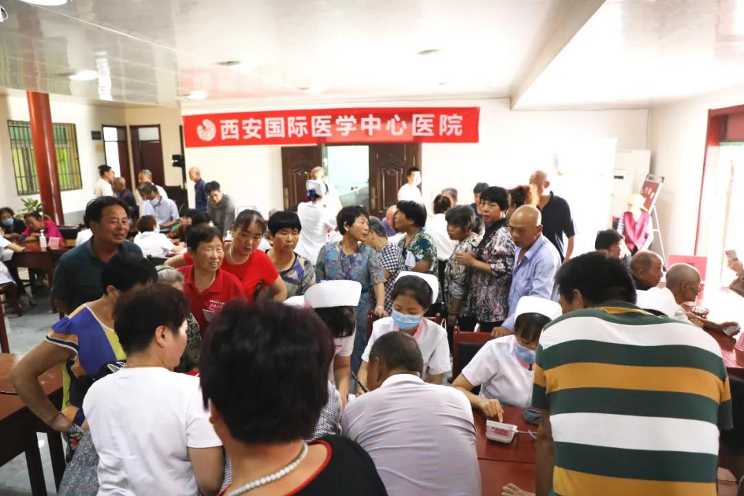 “施天使之愛，佑百姓健康”系列公益義診——走進綠地社區(qū)