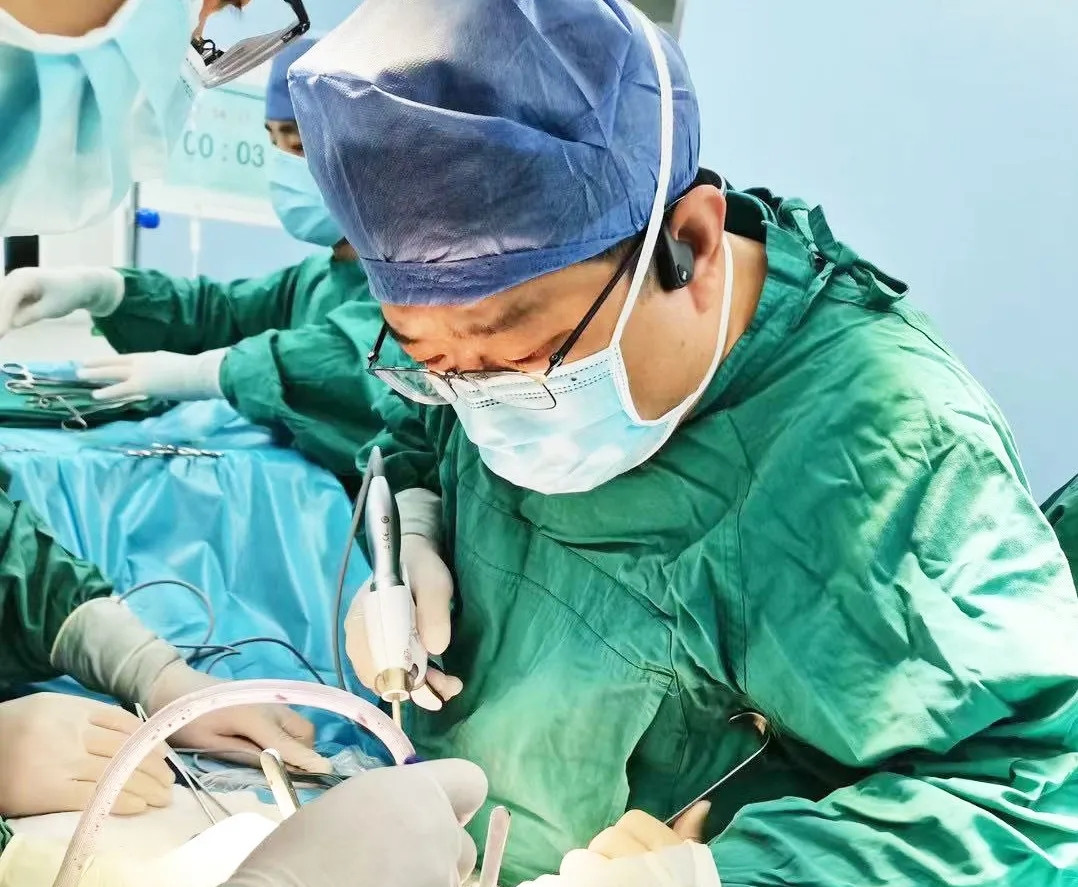 生命接力——胸外科成功施術救治八旬老人！