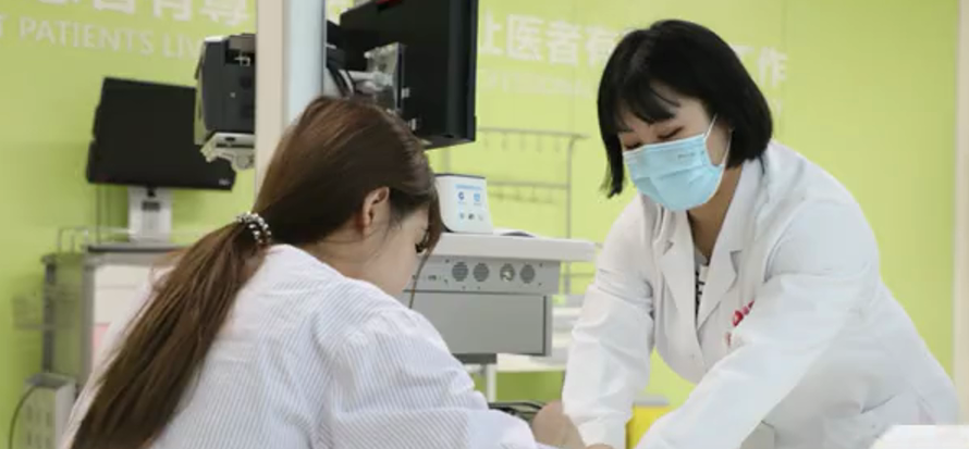 出院手續(xù)床前辦理，“移動結(jié)算車”便民又惠民！