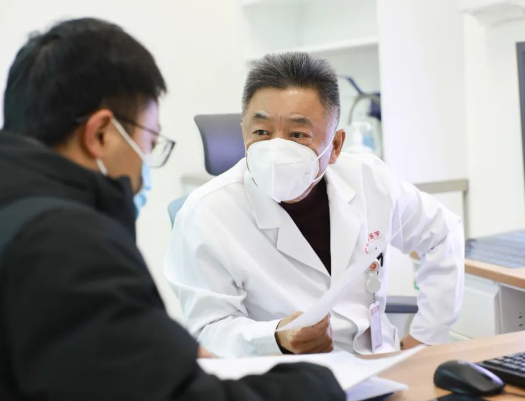他們?nèi)找箞允?，為患者照亮就診之路