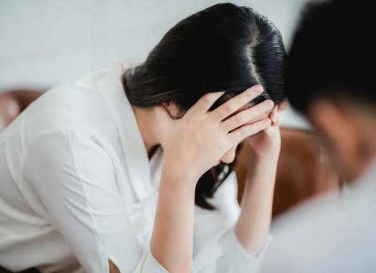 沒食欲、睡眠差、全身乏……這些“長新冠”癥狀有可能是心理疾病撥打96999-3可免費咨詢