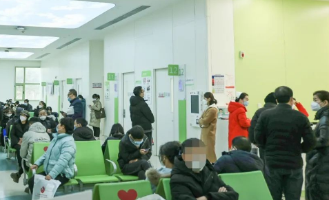 節(jié)后首個工作日|不停歇，他們?nèi)κ刈o(hù)患者健康！