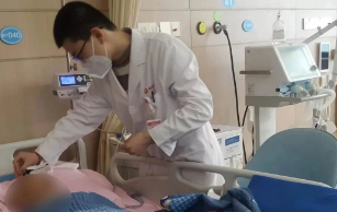 危急重癥、“大白肺” 90%以上恢復(fù)良好，他們?nèi)绾巫龅降模?>
				             </a>
                <div   id=
