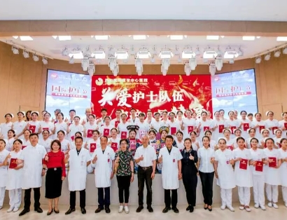超燃現(xiàn)場(chǎng)！頒獎(jiǎng)盛典+科普大秀 這才是護(hù)士節(jié)的正確打開方式